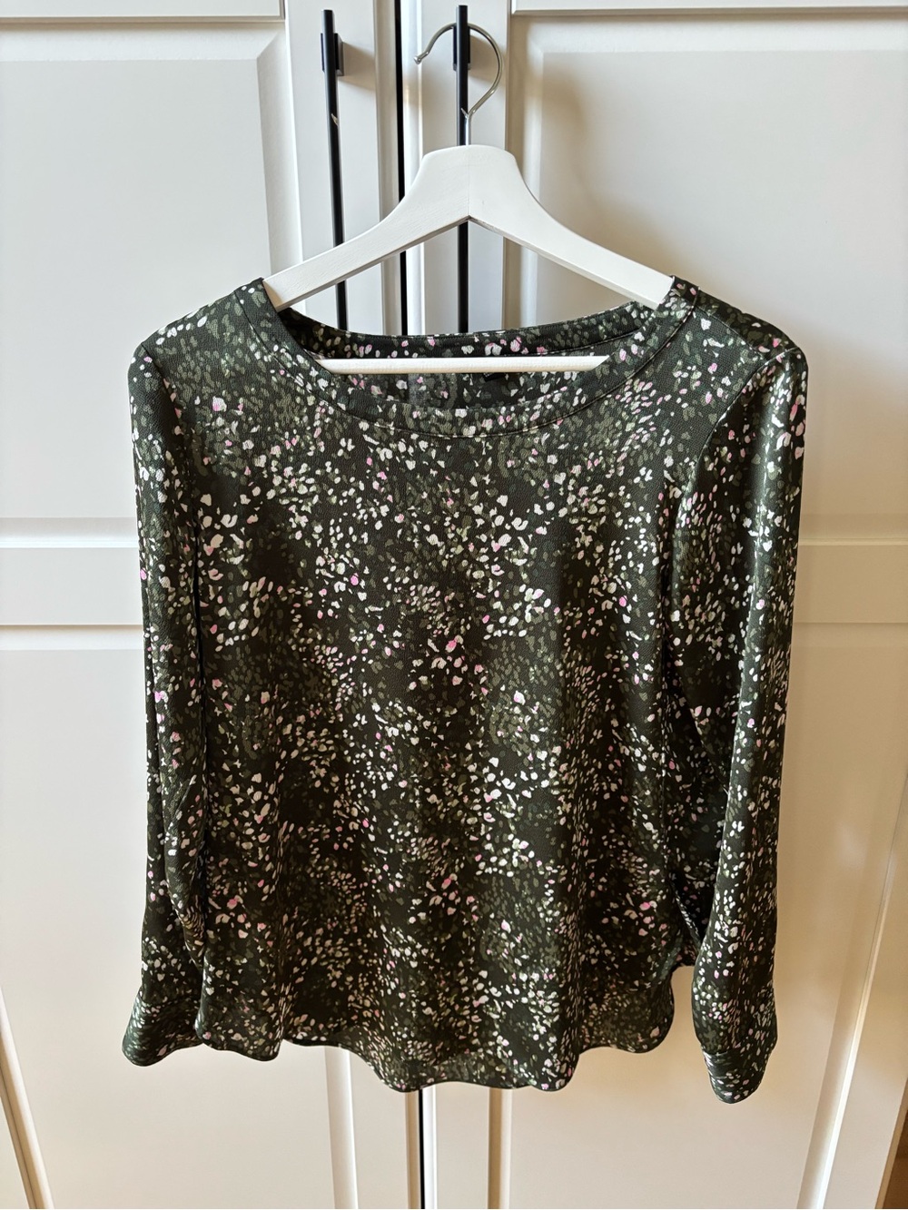 Banana Republic Olive Green Floral-Spot Long-Sleeve Blouse